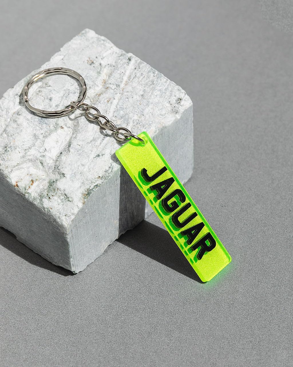 Crafted Memories Personalised License Plate Keychain – Custom Mini Number Plate Key Ring with Name or Text – Ideal for New Car Owners, Gifts, or Just Passed Drivers