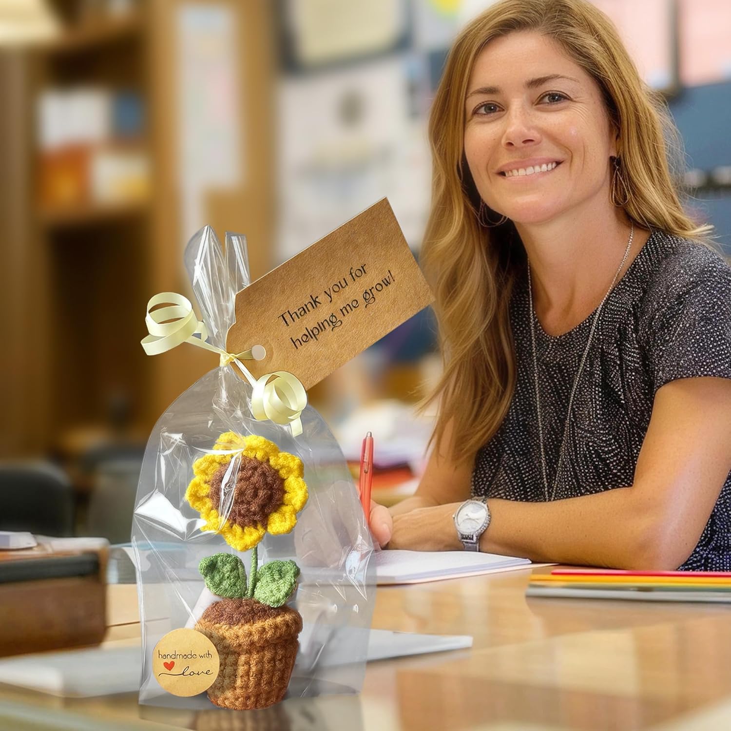 Teacher Appreciation Gift – “Thank You for Helping Me Grow” Hanging Ornament with Sunflower Design – Ideal for Nursery Teachers & Teaching Assistant